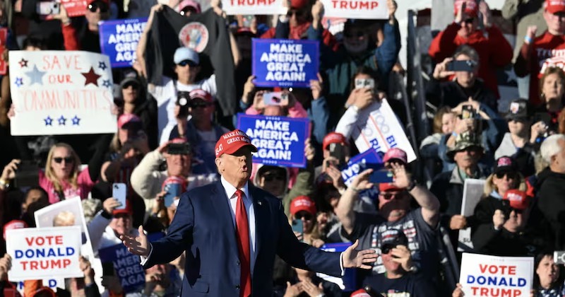 Trump goes off the deep end in wild pep rally detour